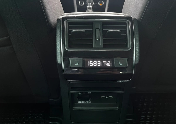 Skoda Superb cena 128900 przebieg: 60000, rok produkcji 2021 z Dynów małe 781